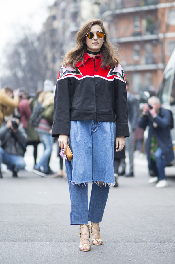 Jeans rasgado que imita bermuda é tendência! (Foto: Agência Fotosite)