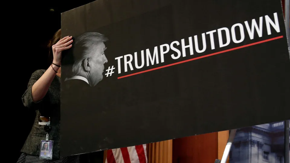 'Shutdown' nos EUA pode afetar voos, parques, museus e consulados