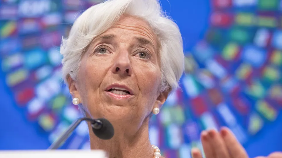 Lagarde diz que BCE terá de agir de forma 'enérgica' se inflação disparar