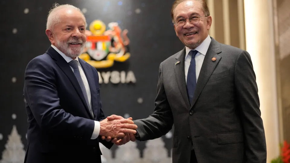 Lula reúne-se com primeiro-ministro da Malásia para impulsionar comércio