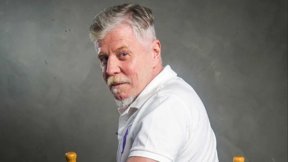 Miguel Falabella comenta polêmica com Mateus Solano e uso de celulares no teatro