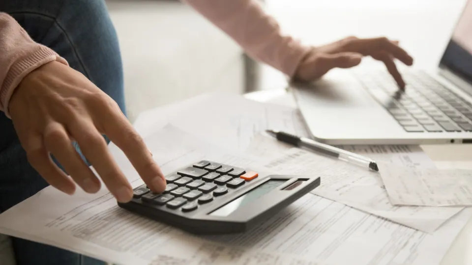 Vai fazer 65 anos em 2026? Veja quando é possível se aposentar